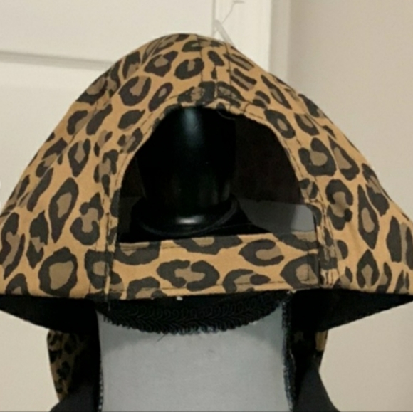 Leopard print hat, adjustable back, nwt - Picture 3 of 3